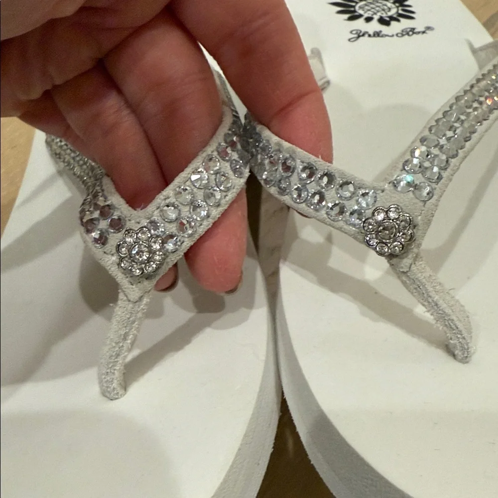 NWOT- White Rhinestone Flip Flops - Picture 6 of 6